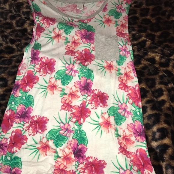NEW FLORAL TANK TOP