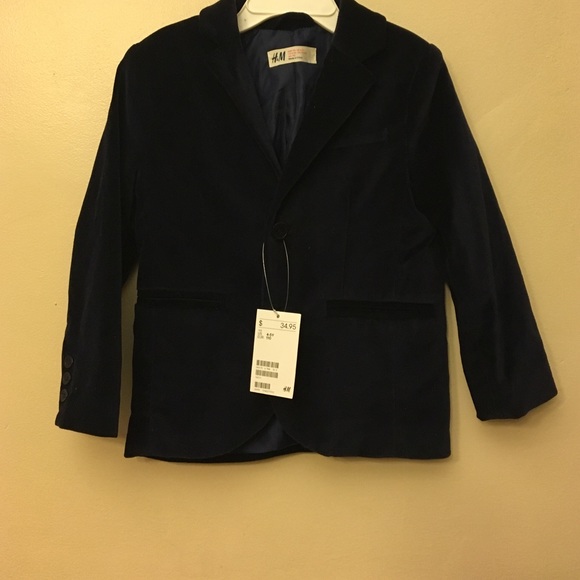 Boys navy blue velvet suit jacket. Size 4-5.