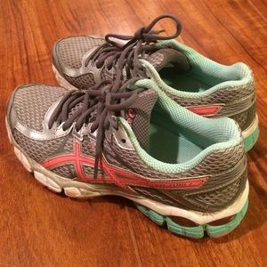Women's Asics Running Shoes - Size 7
