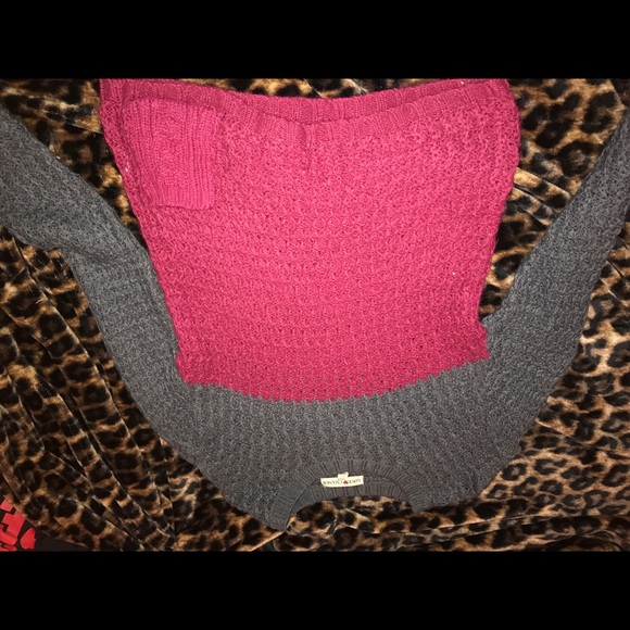 Cute knitted sweater with side pocket