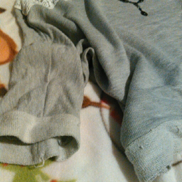 Delia's large gray crop top lace shoulder sweater - Picture 1 of 2