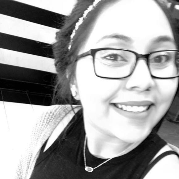 Meet your Posher, Mayra - Picture 1 of 1