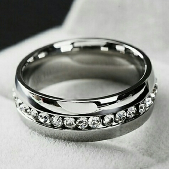 White Gold Ring Surrounded in Diamonds💎 - Picture 3 of 4