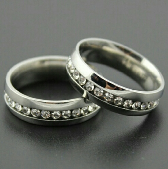 White Gold Ring Surrounded in Diamonds💎 - Picture 4 of 4