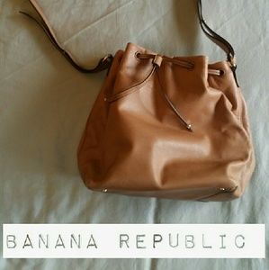 Bucket bag