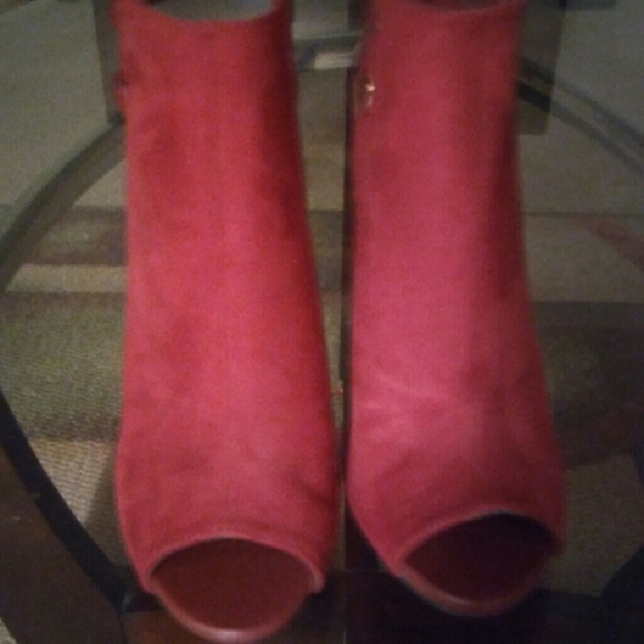 Heels - Picture 1 of 3