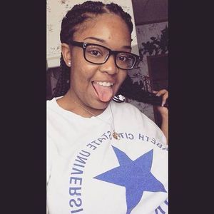 Meet your Posher, Savoya