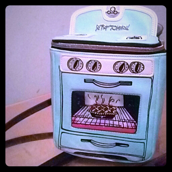 Oven crossbody