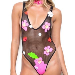 Lee + Lani Hibiscus 🌺 One Piece