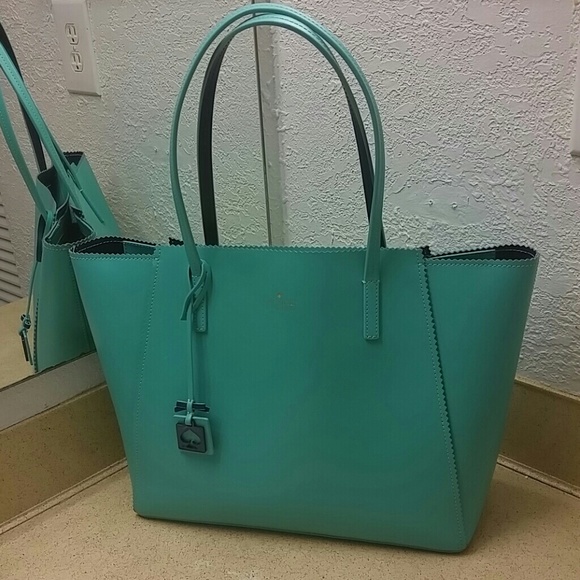 kate spade Handbags - Brand New Kate Spade Stunning Bag
