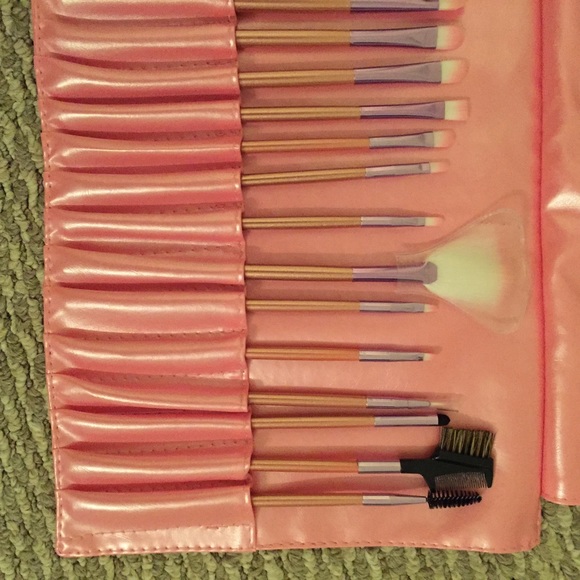 Makeup brushes - Picture 4 of 4