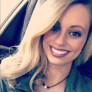 Meet your Posher, Kelli