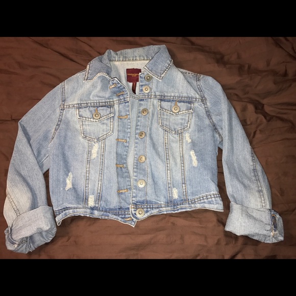 Small distressed jean jacket - Picture 1 of 3