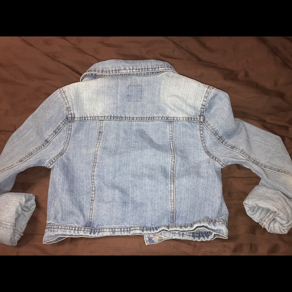 Small distressed jean jacket - Picture 2 of 3