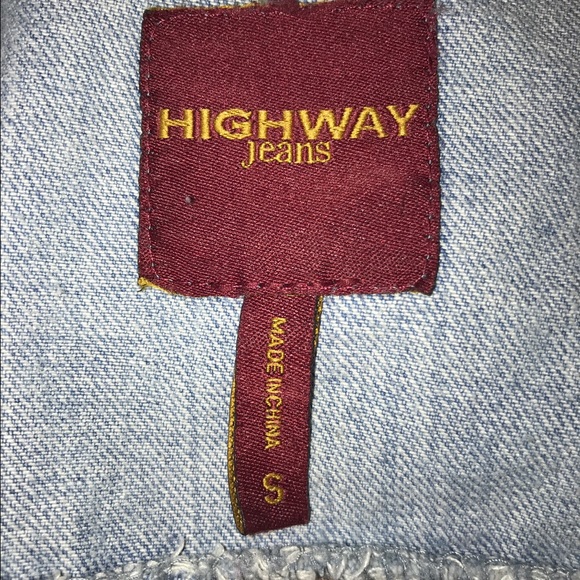 Small distressed jean jacket - Picture 3 of 3