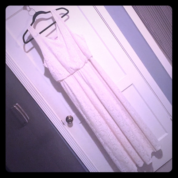 Sleeveless, maxi, off white Lacey dress