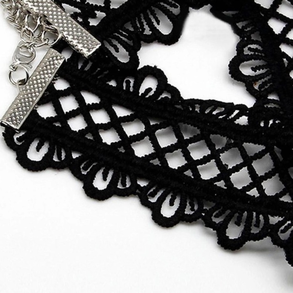 Cut Out Lace Choker - Picture 6 of 6