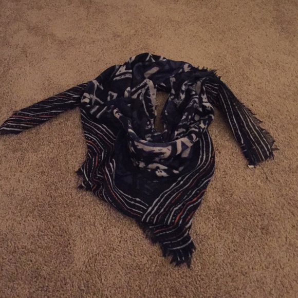 Hollister scarf!