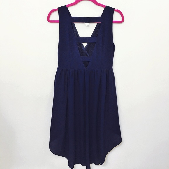 ⬇️💰Navy Dress 👗 - Picture 2 of 3