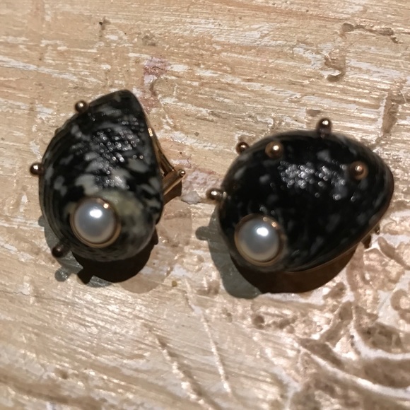 Shell earrings