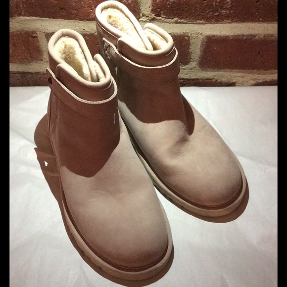 ugg w rella