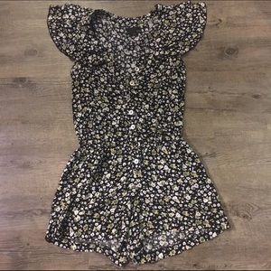 F21 Floral Ruffle Sleeve Romper