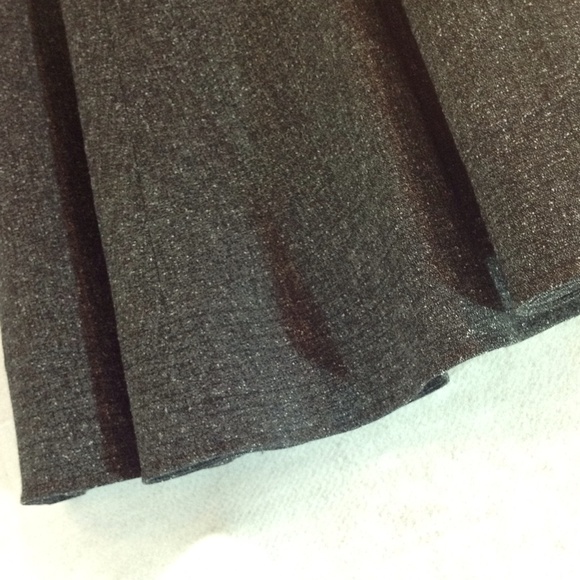 Knee length grey Anne Klein stretch skirt size 6 - Picture 2 of 4