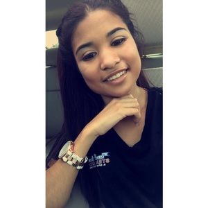 Meet your Posher, Alyssa