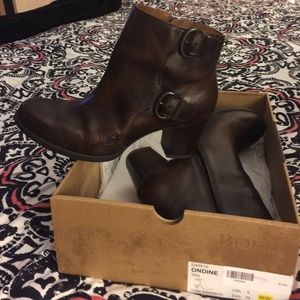 Born brown little bootie