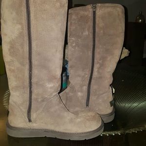 UGG boots with Zipper
