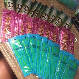 Tanning lotion packet bundle