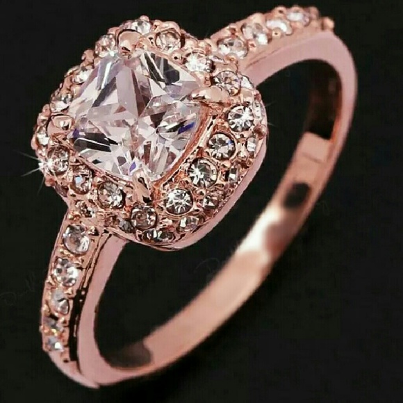 ✨Its Back✨Radiant Rose Gold Princess Cut Ring💍