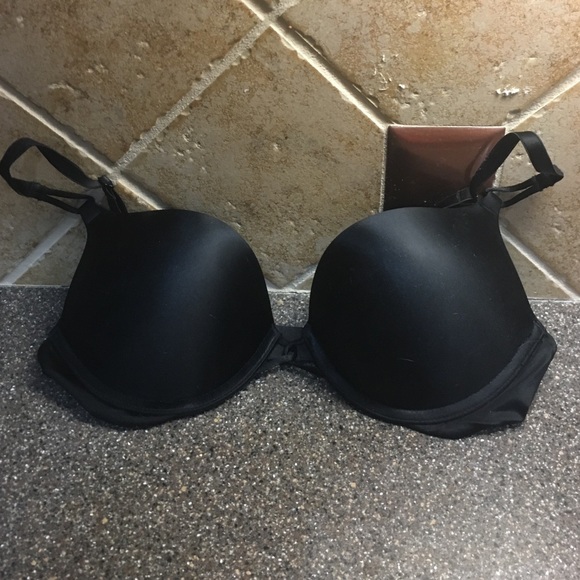 Black Victoria Secret bombshell bra