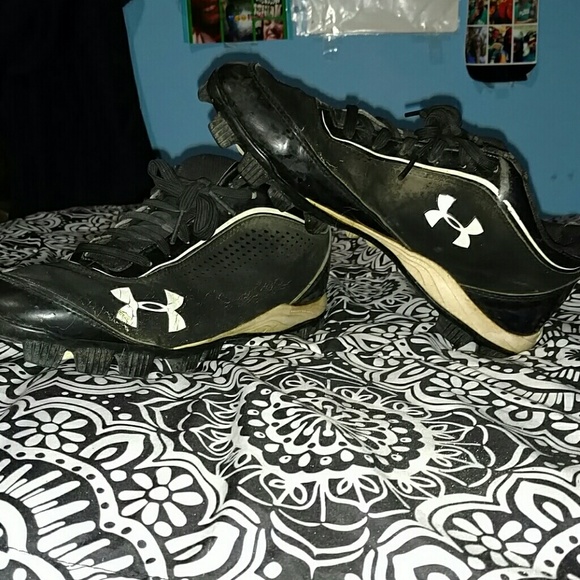 Softball cleats