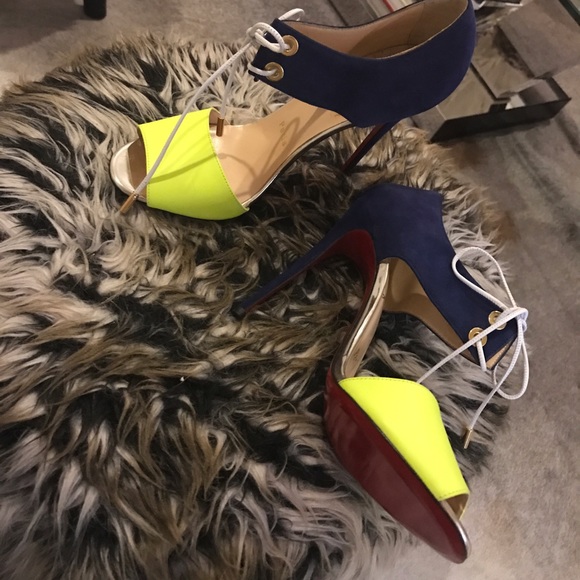 Christian Louboutin - Picture 2 of 4