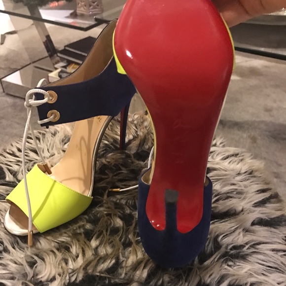 Christian Louboutin - Picture 3 of 4