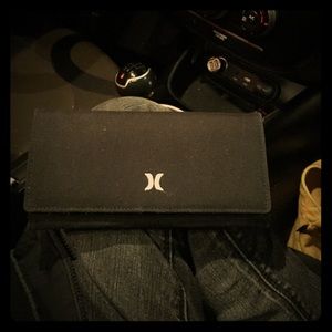 Hurley wallet NWOT