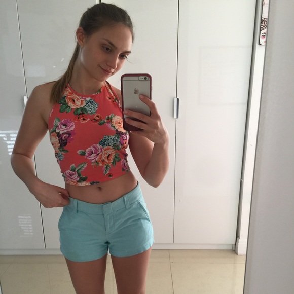 Meet your Posher, Sofia - Picture 3 of 4