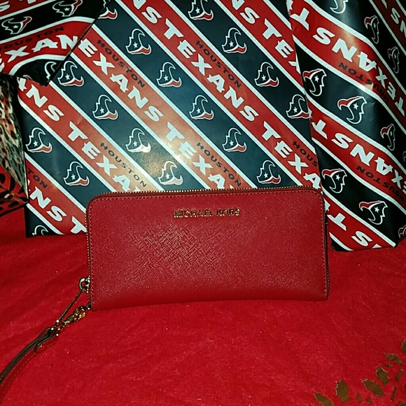 ????? Red Wallet - image 1