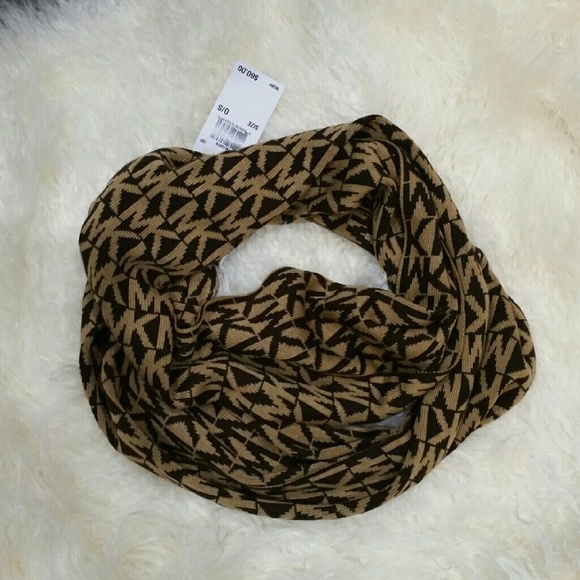 🌟LAST ONE 🌟Michael Kors infinity scarf NWT - Picture 2 of 4