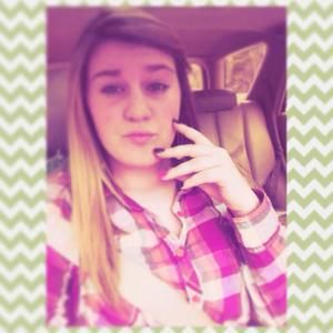 Meet your Posher, Elyse