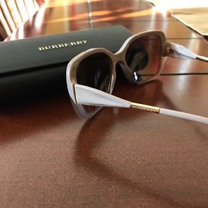 ❌ sold Burberry sunglasses