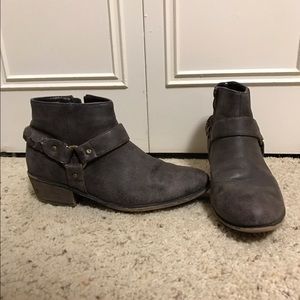 ✨Brown booties size 6.5✨
