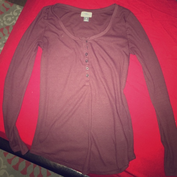 Cute maroon button down Henley
