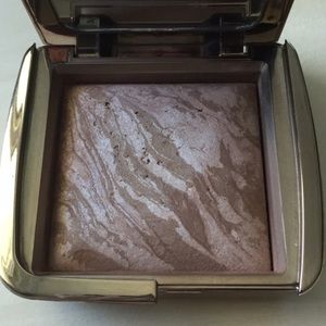 Hourglass bronzer for @hatkatz