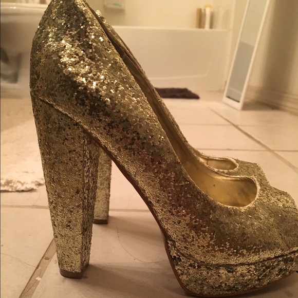 Steve Madden pumps