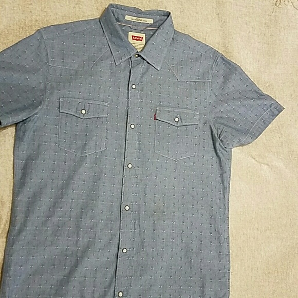 Levis 100% cotton modern fit button up