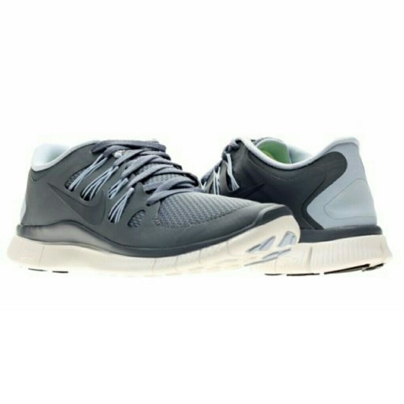 Nike Shoes - NEW! Nike Free 5.0