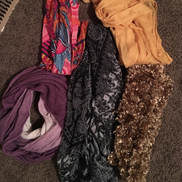 072 Scarfs Party pack