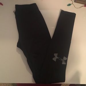 All black under armour leggings